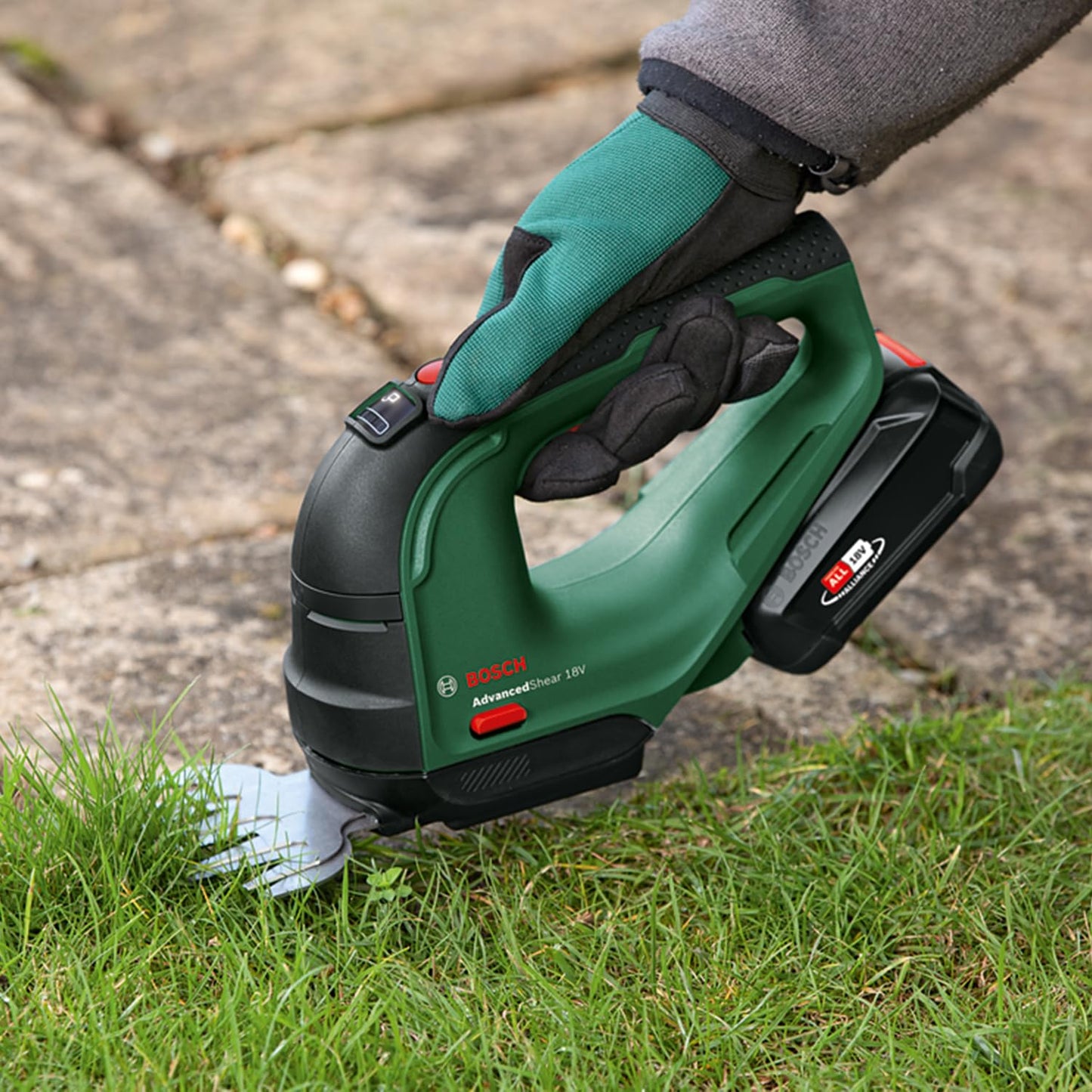 Bosch 'AdvancedShear' Akku-Grasschere 18V-10 mit Strauch- und Grasscherenmesser | ohne Akku