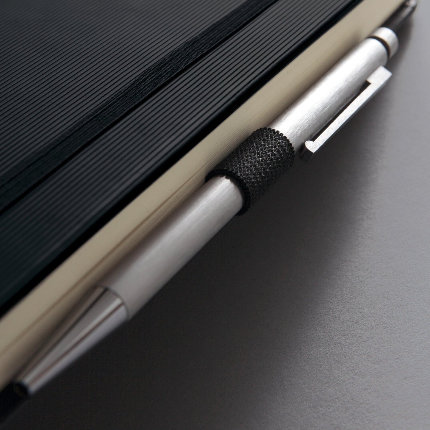 Planning book 2026 Extra-Large: A4+, hardcover, 192 pages, pen loop, archive pocket